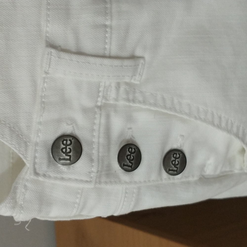 Lee Ladies cover all shorts  size medium and size extra small  white NWT - Picture 4 of 13
